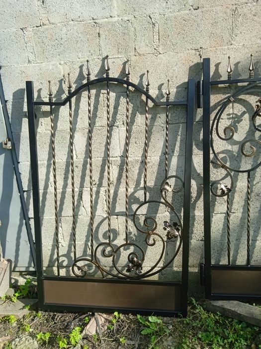 Продам нову браму для вашої оселі разом з завісами  колір чорний мат,,