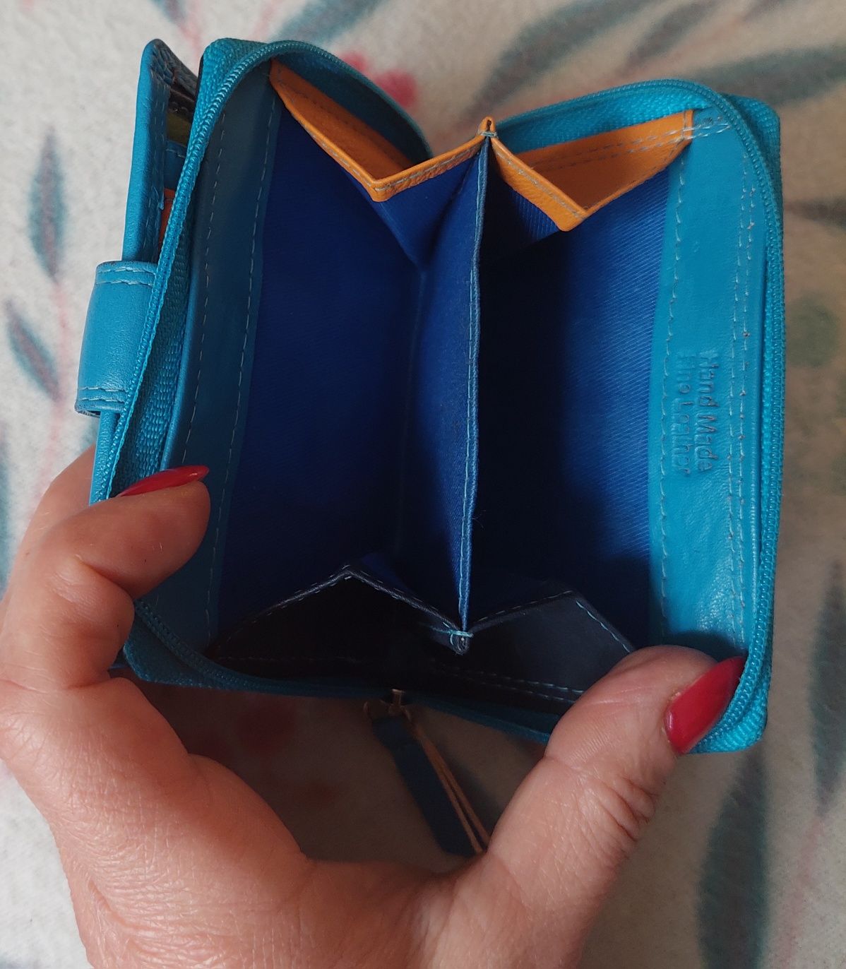 Niebieski skórzany portfelik portmonetka