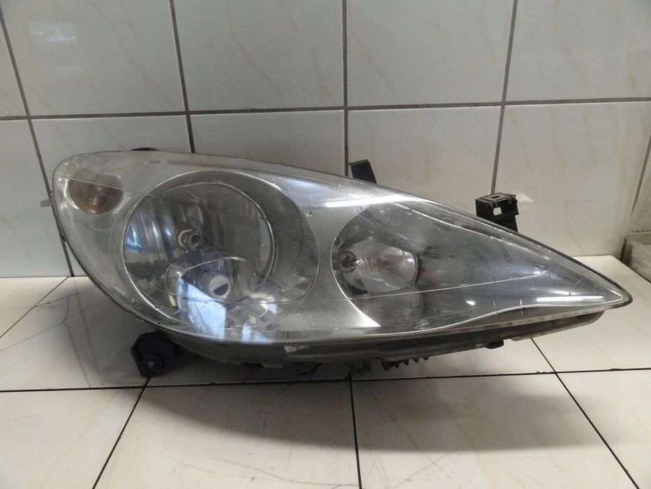 Peugeot 307 2005 Lampa Reflektor Prawy przód 9641615680