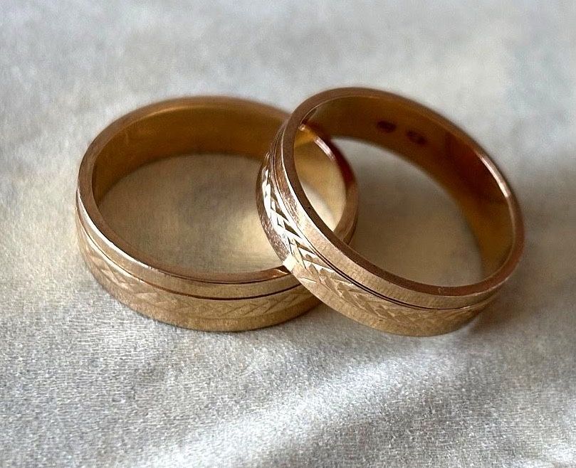 Złote obrączki ślubne próba 585 bez graweru