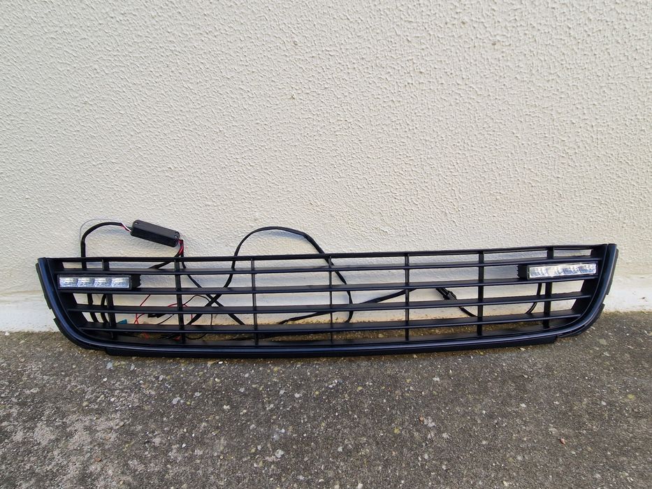 Grelha Pára-choques VW Golf VI