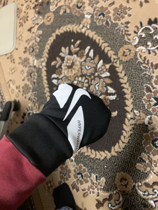 Нові рукавиці найк