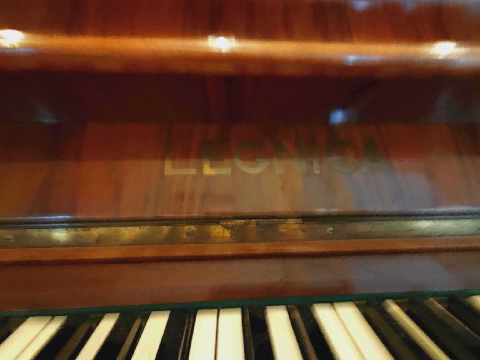 Pianino Legnica stan bardzo dobry lokalizacja w Warszawie