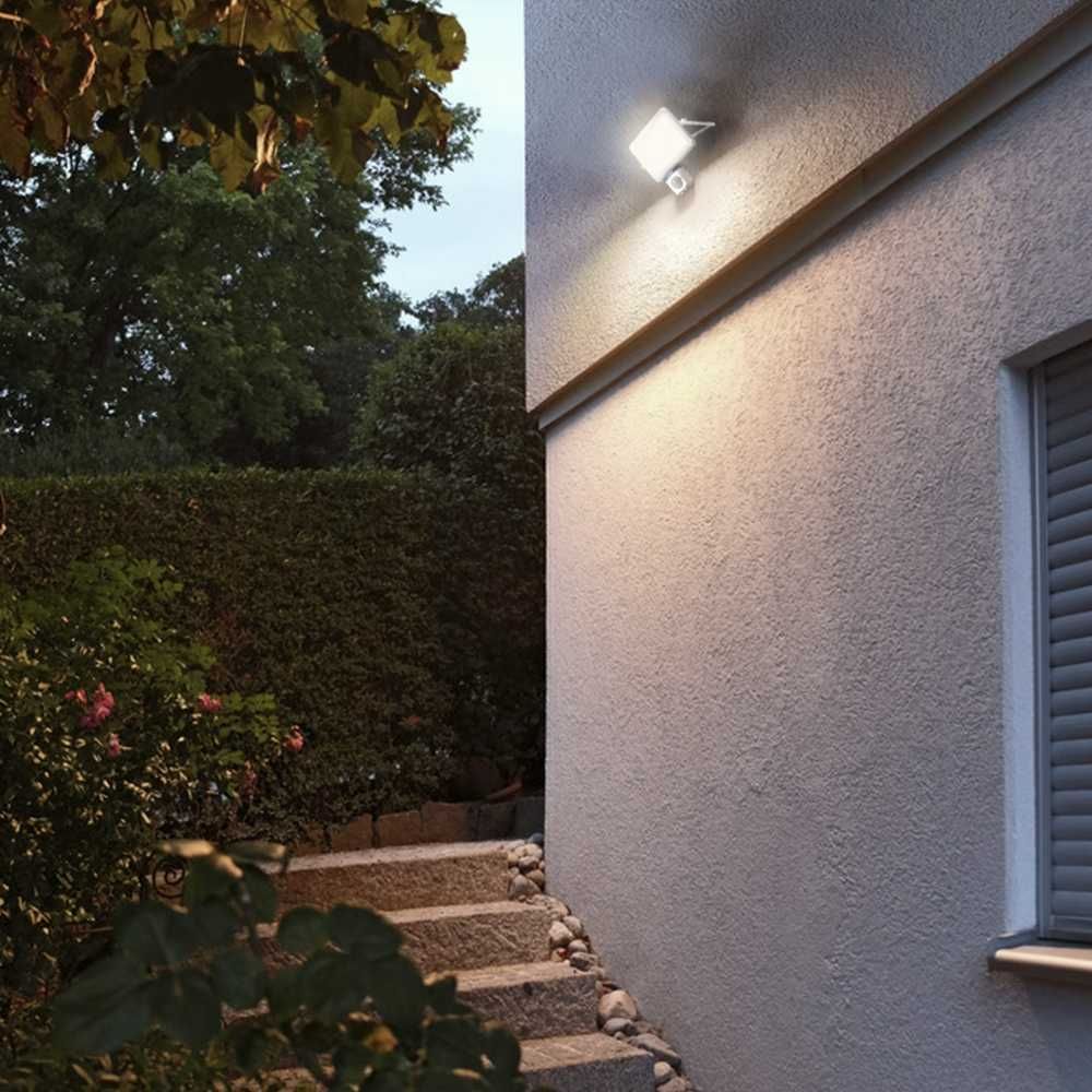 Якісний LED прожектор VIDEX F2e 30W з датчиком руху та освітленості