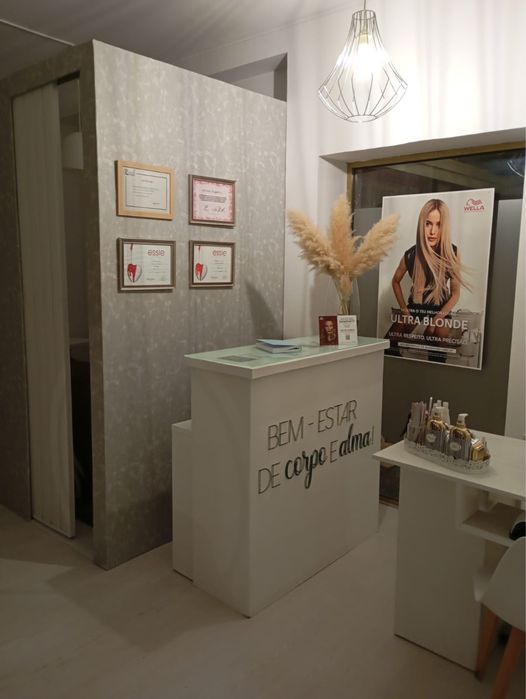 Vendo moveis  para salao de estetica