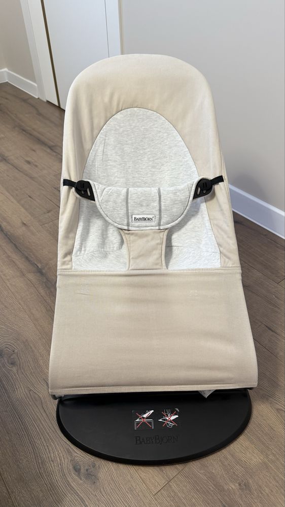 Дитячий шезлонг BabyBjorn в ідеалі оригінал