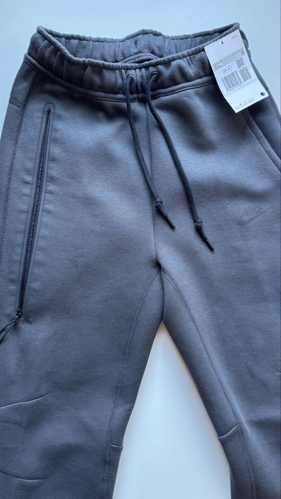 Nike Tech Fleece Anthracite w rozmiarze XS drill black joggers
