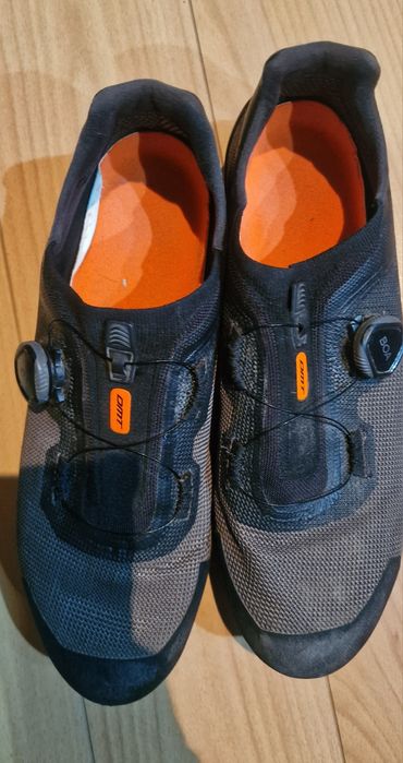 Sapatos BTT DMT kM4