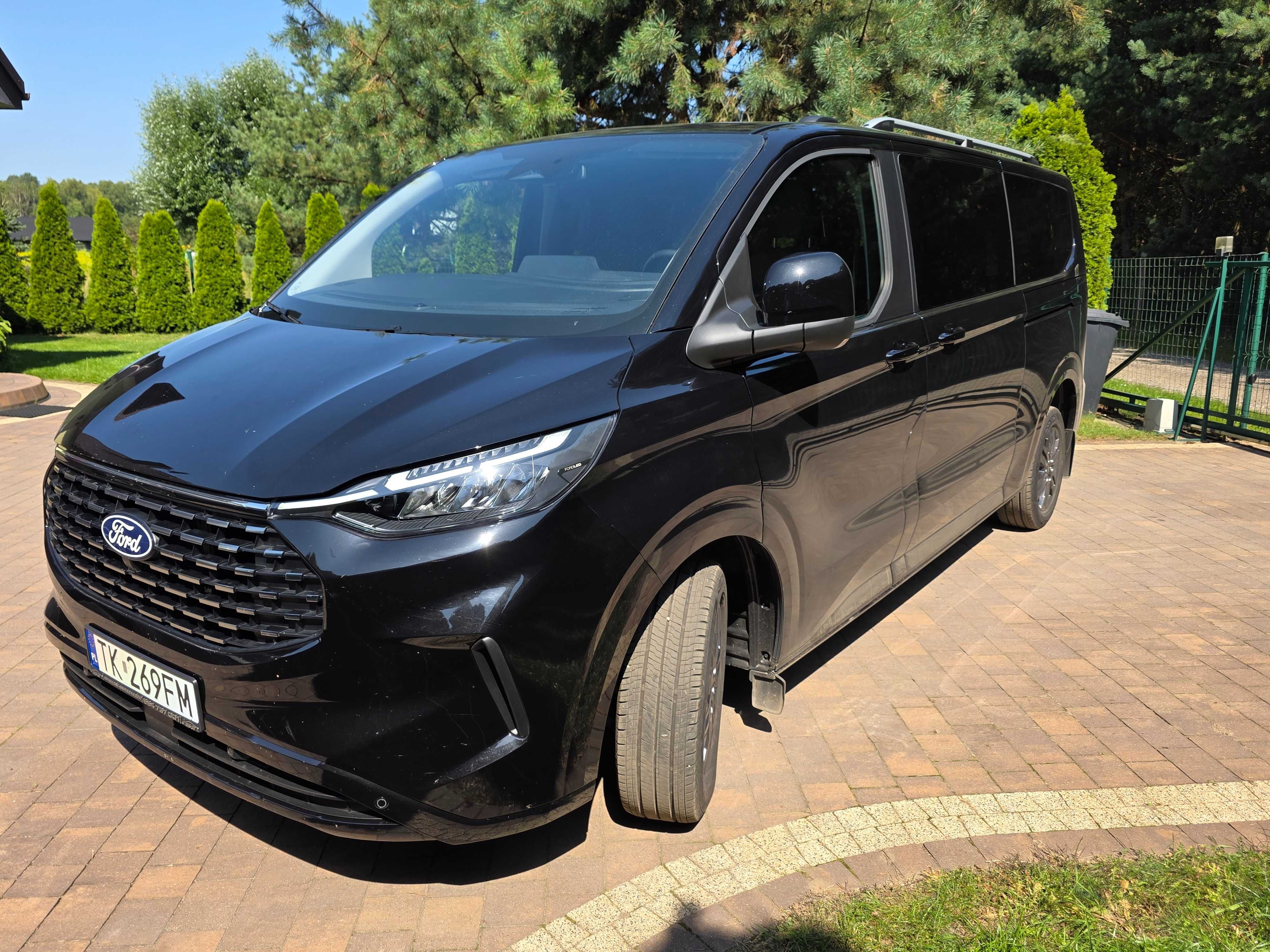 NOWY Ford Tourneo Custom – Wynajmij komfortowego busa 8-osobowego