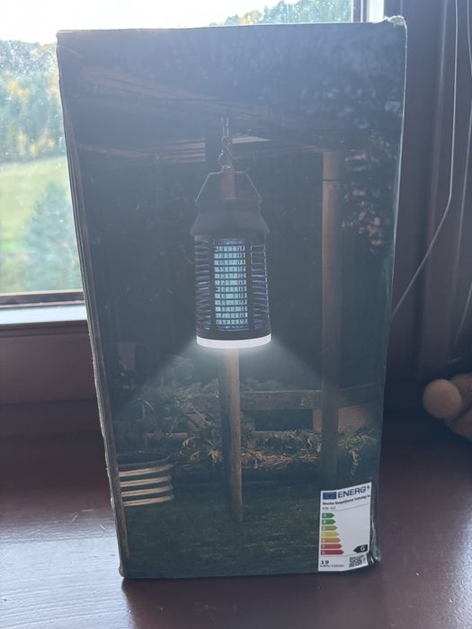 Lampa owadobójcza na komary