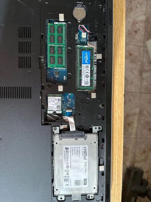 Laptop Dell Inspiron 5559 - dysk SSD1