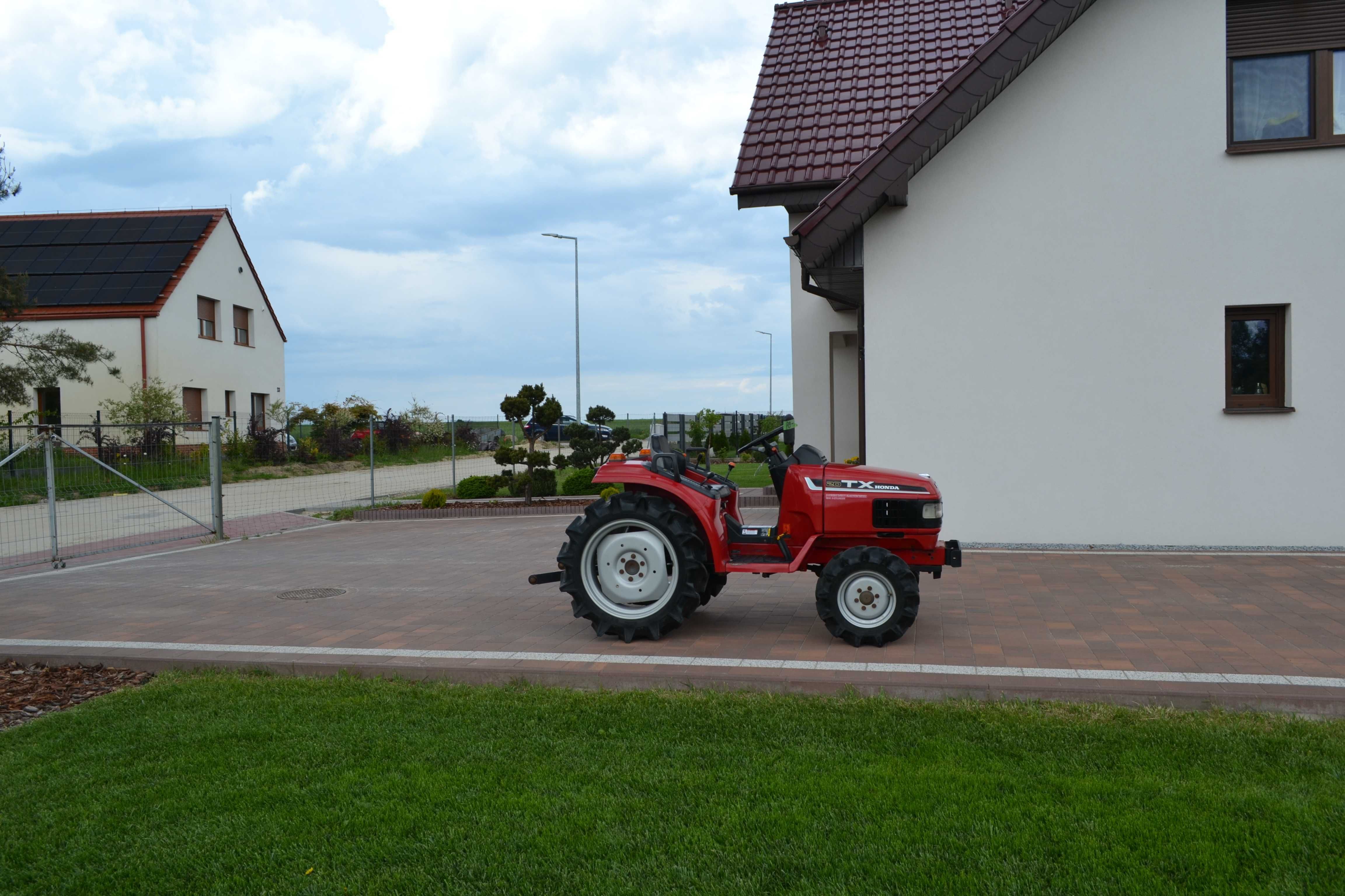 Traktorek japoński mini traktor Honda Kubota bardzo mocny