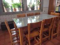 Mesa de Mármore e 8 cadeiras madeira maciça