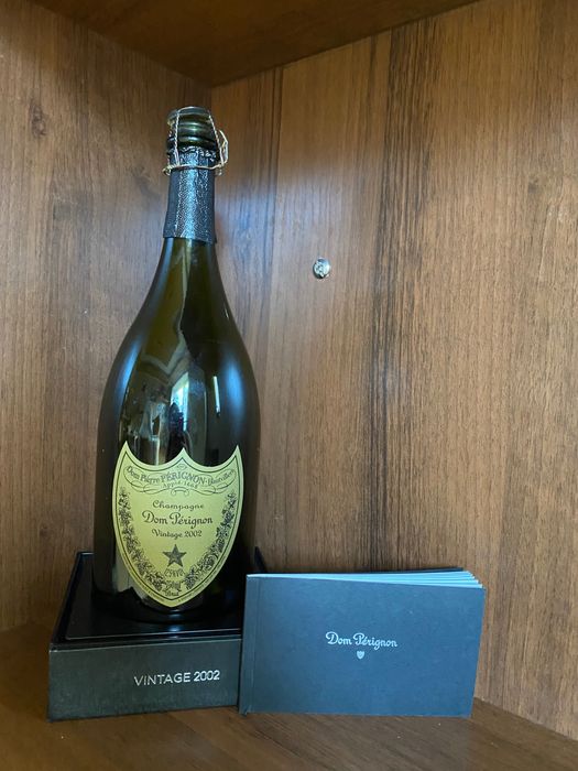 Коробка і пляшка Dom Perignon 2002