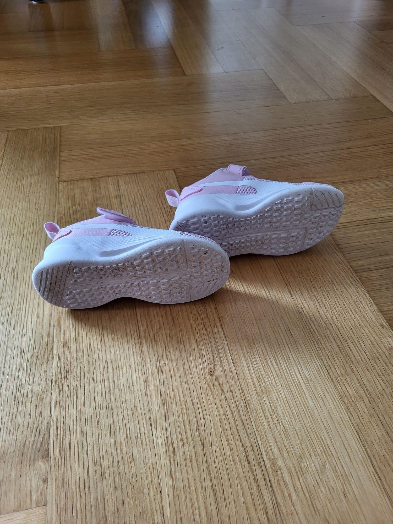 Buty Puma dla dziewczynki roz 21