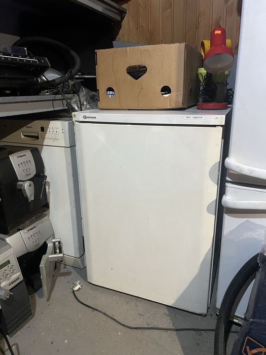 Холодильник малий компактний маленький bauknecht