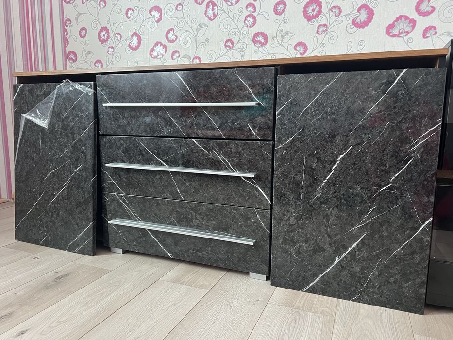 Комоди покриття глянцеве