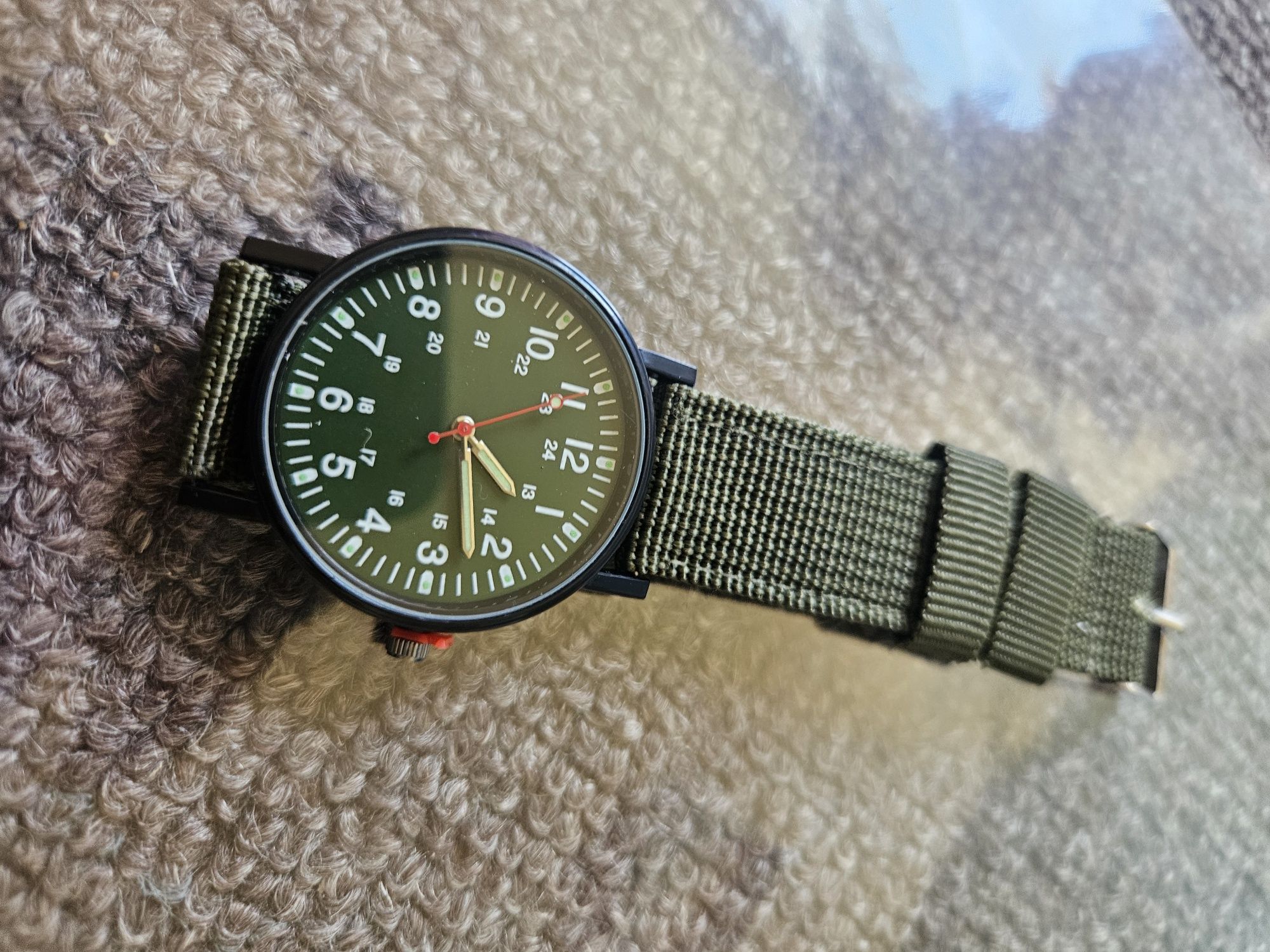 Nowy zegarek militarny w stylu US Army