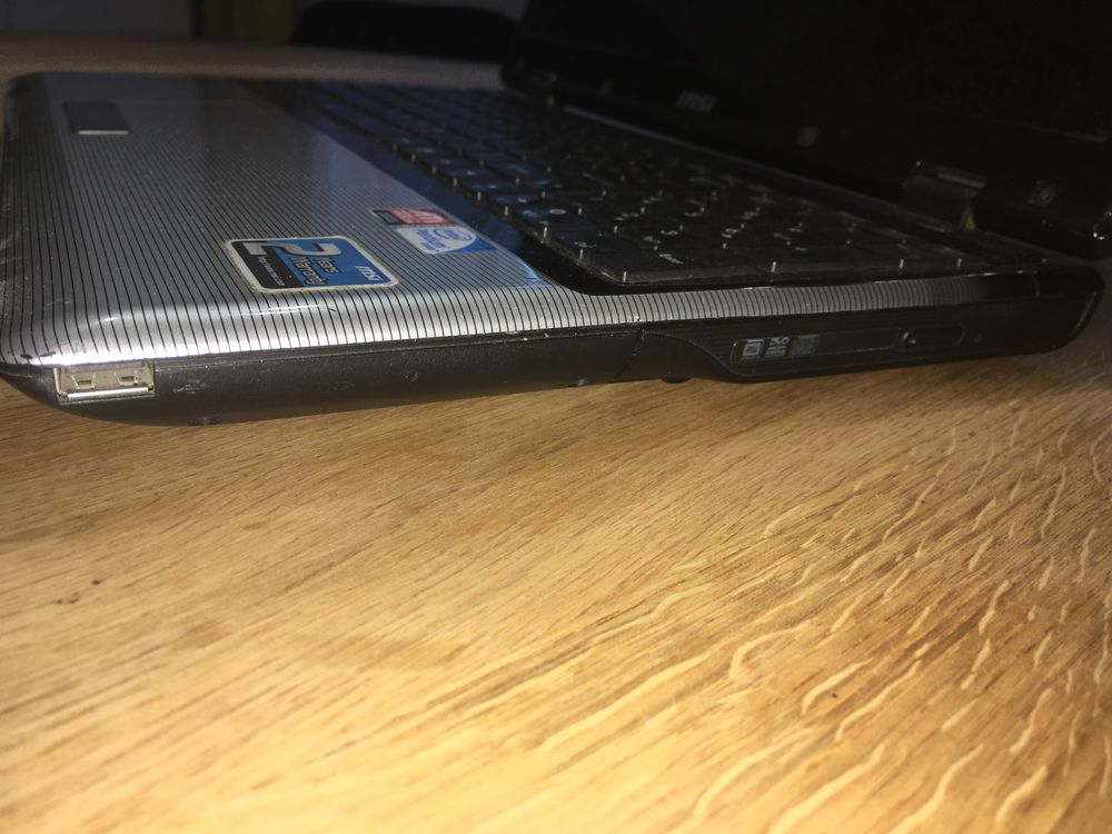 Laptop MSI CX605