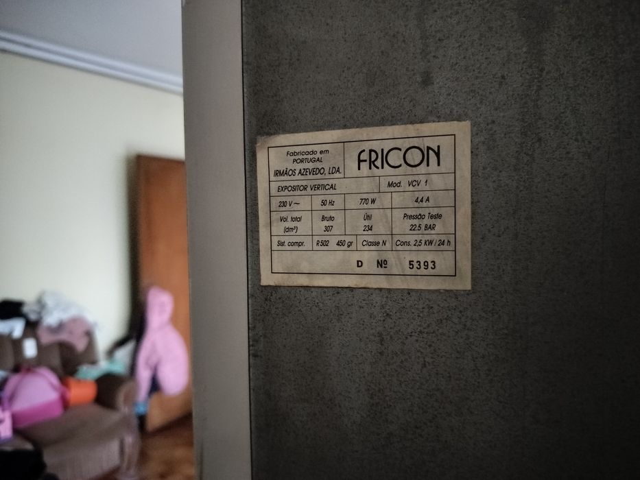 Vendo arca congeladora vertical fricon