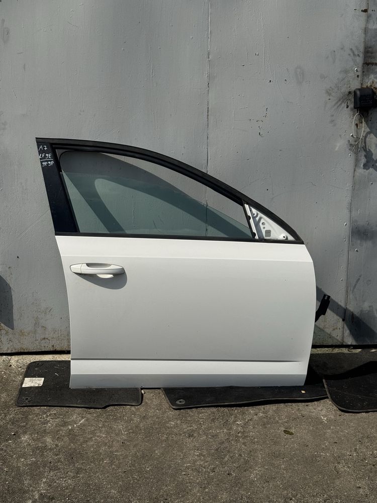 Двері дверка Skoda octavia a7 9p9p LF9E шкода октавія а7 дверь