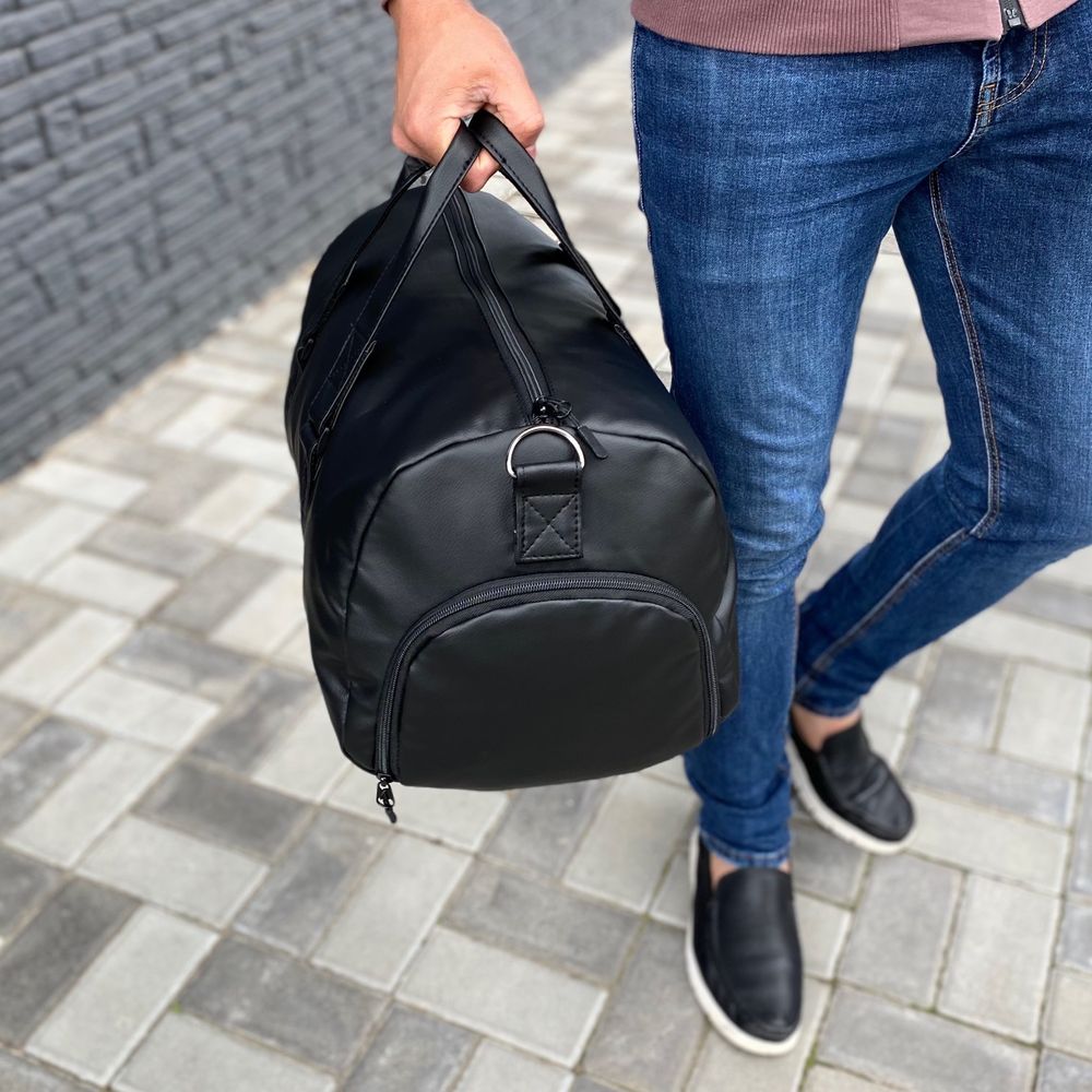 Дорожная спортивная сумка с отделением для обуви экокожа матовая