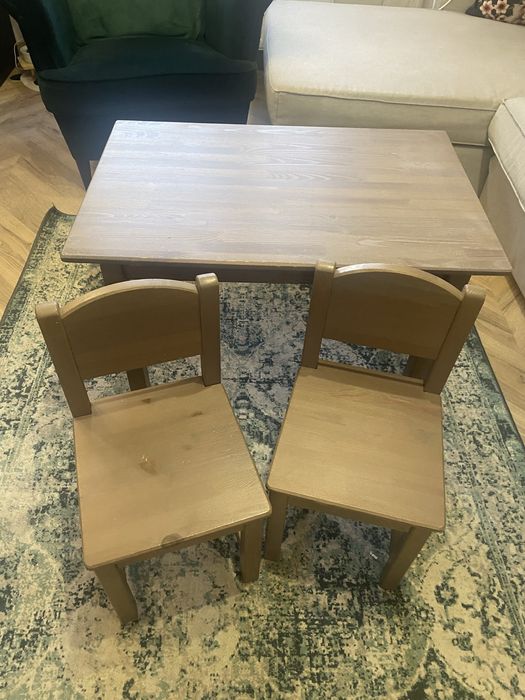 Drewniany stolik i krzesełka Ikea