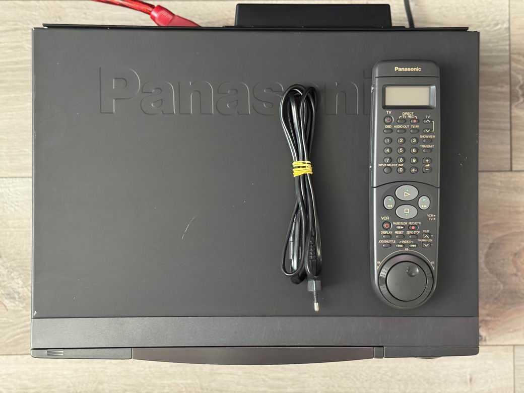 Magnetowid Panasonic NV-HS950 + oryginalny pilot