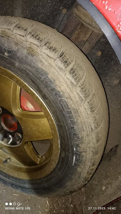 Форд.       ескорт.