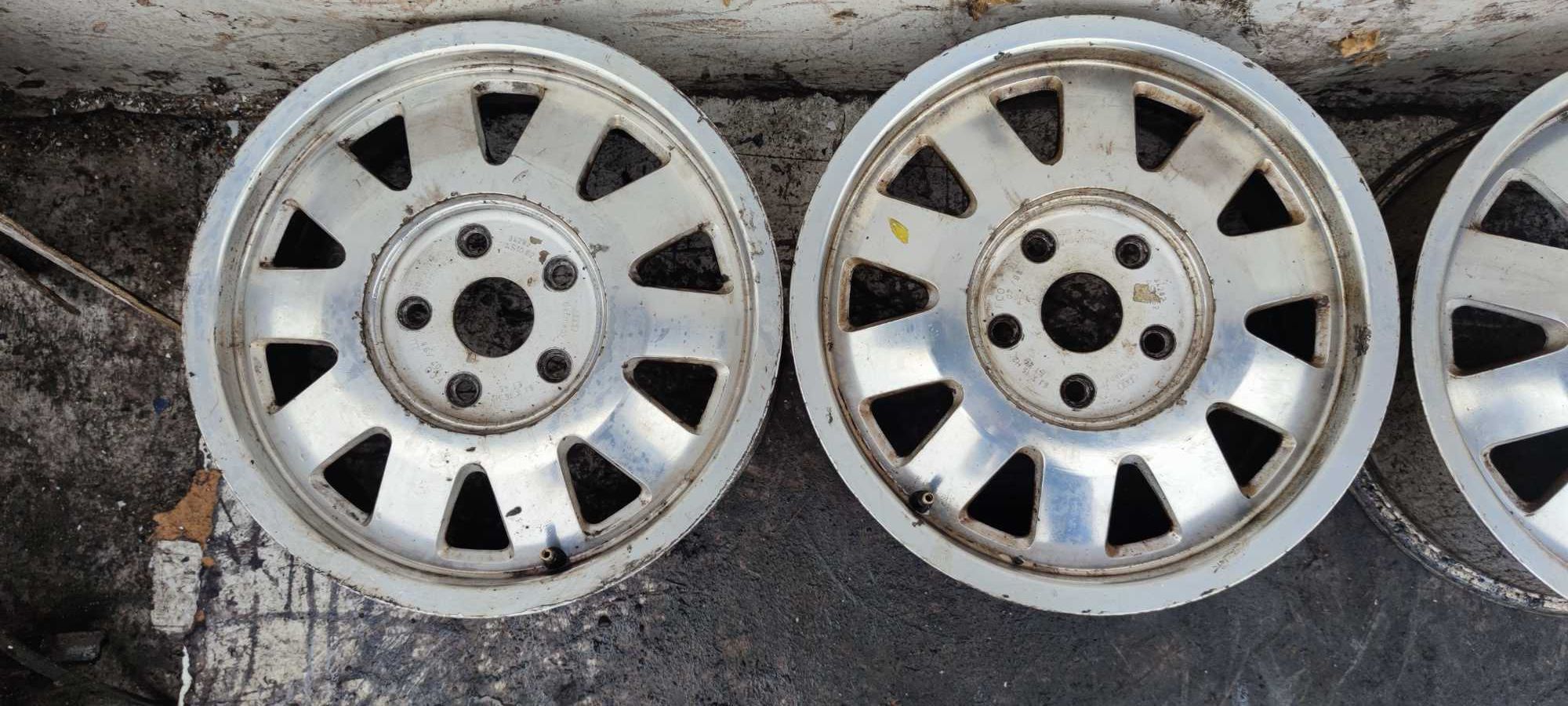 Felgi Aluminiowe Alufelgi Alusy 15" 5x112 6Jx15 ET45 Audi VW Komplet