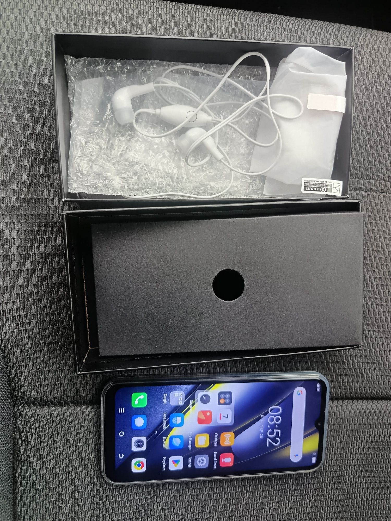 Telemóvel dual sim novo