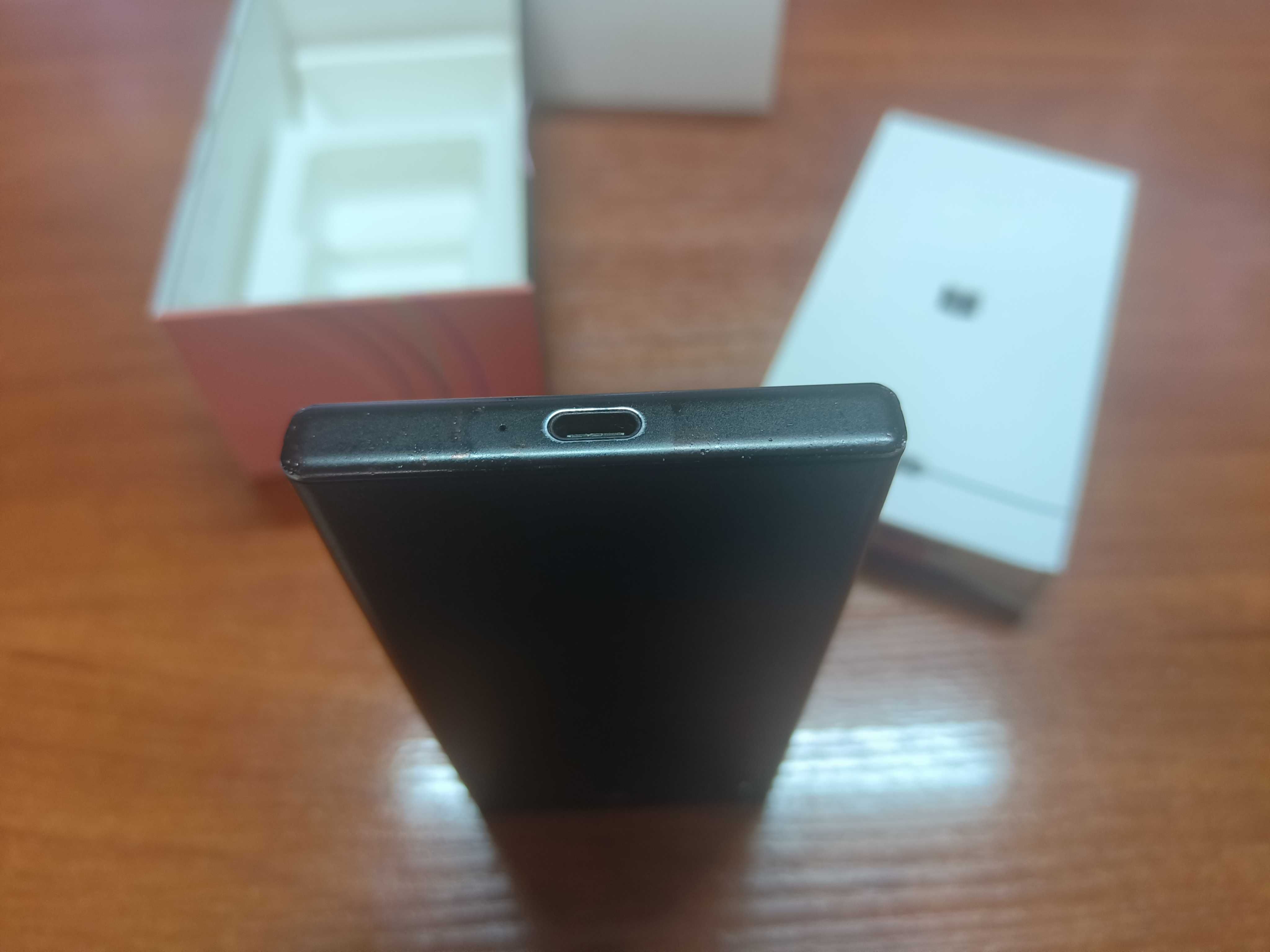 Смартфон Sony Xperia xz1 compact