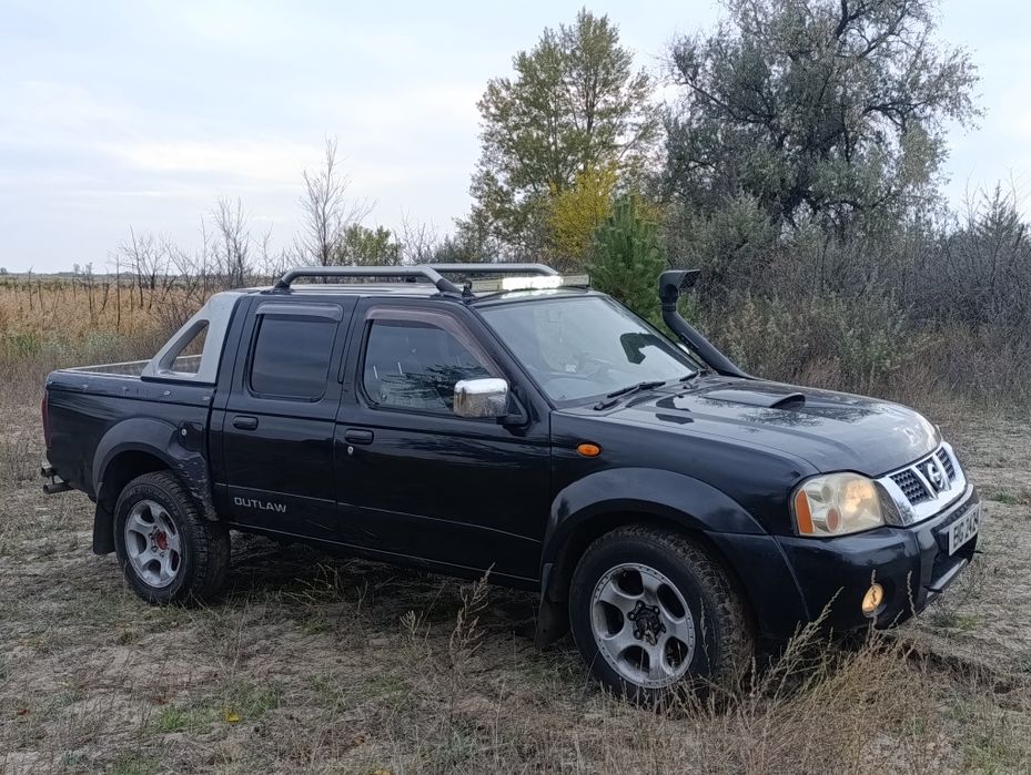 Nissan Navara Outlaw 2.5TDI 4×4 Пикап продам или обмен