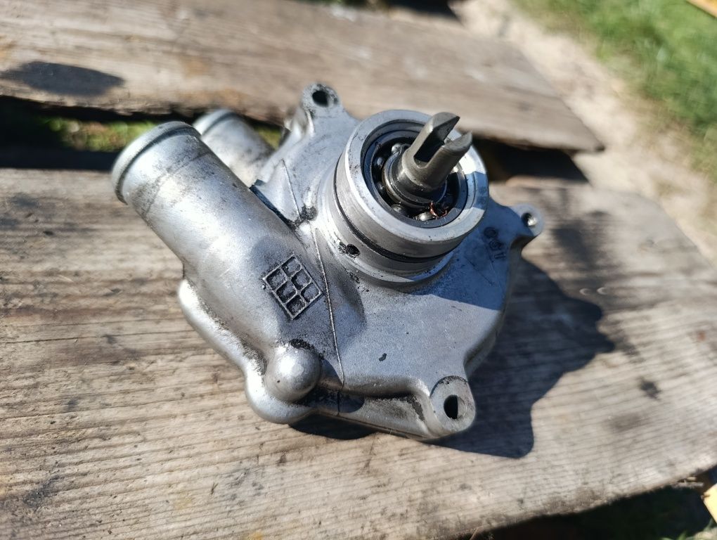 Pompa wody Yamaha R6 RJ02 5EB pompka 600 Yamahy 98 – 02 r silnik B4