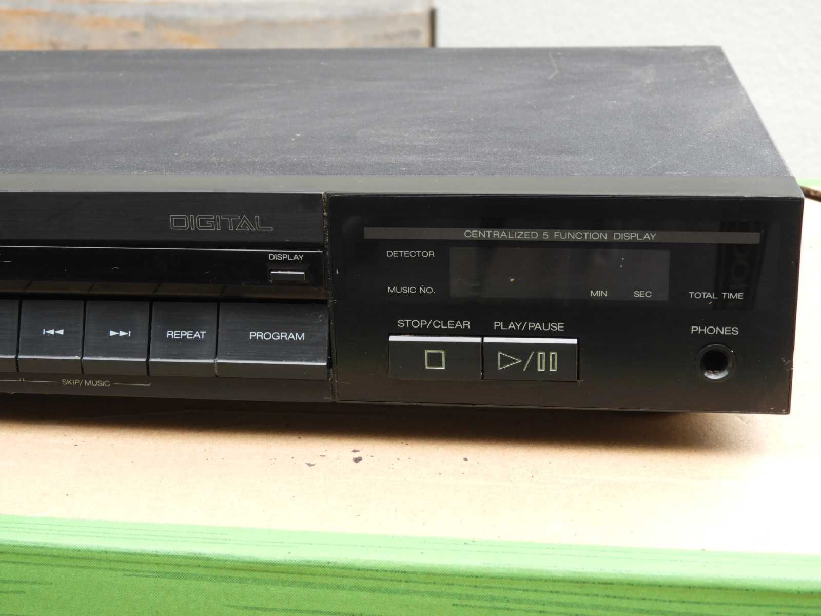 Odtwarzacz CD Akai cd a305