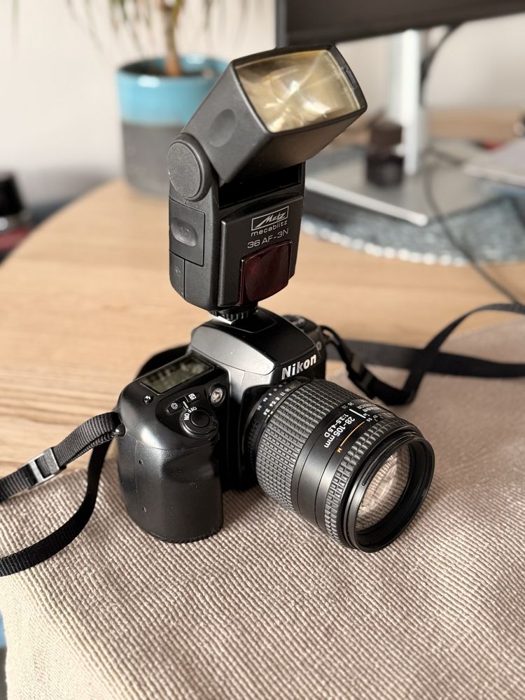 Aparat Nikon F60 + lampa błyskowa, old school, zdjęcia