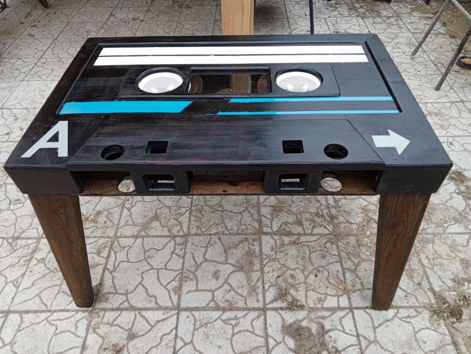 Продам стол аудио кассета (журнальный)