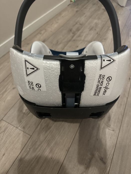 Foteliki Cybex cloud z i size i cybex sirona plus baza