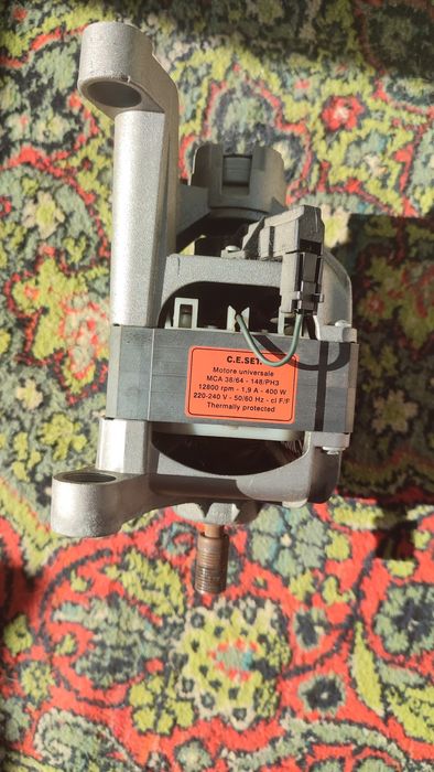 Продам двигатель для стиральной машинки