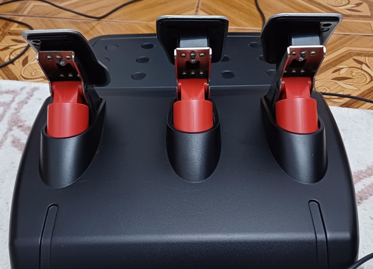 Kit Logitech G27 (Volante, Pedais e Manete de 6 velocidades)
