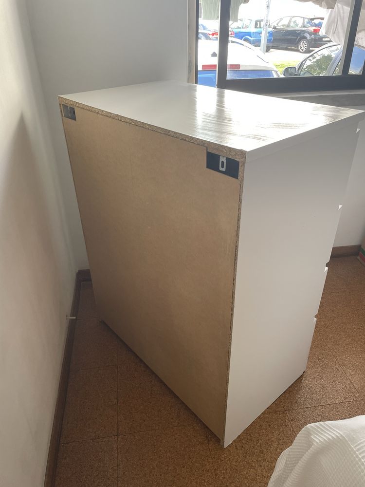 Movel Ikea com 4 gavetas