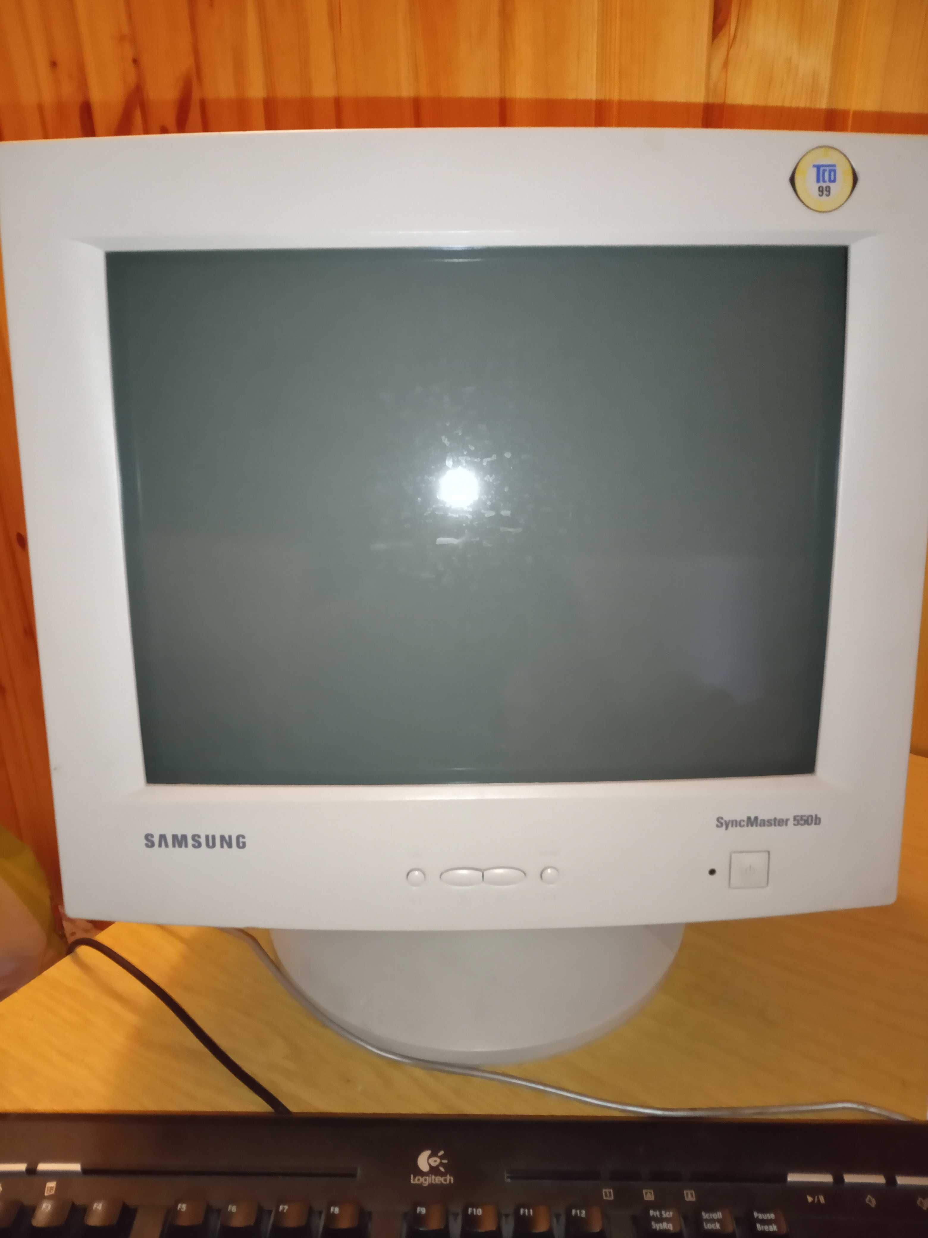 Монітор Samsung SyncMaster 550b