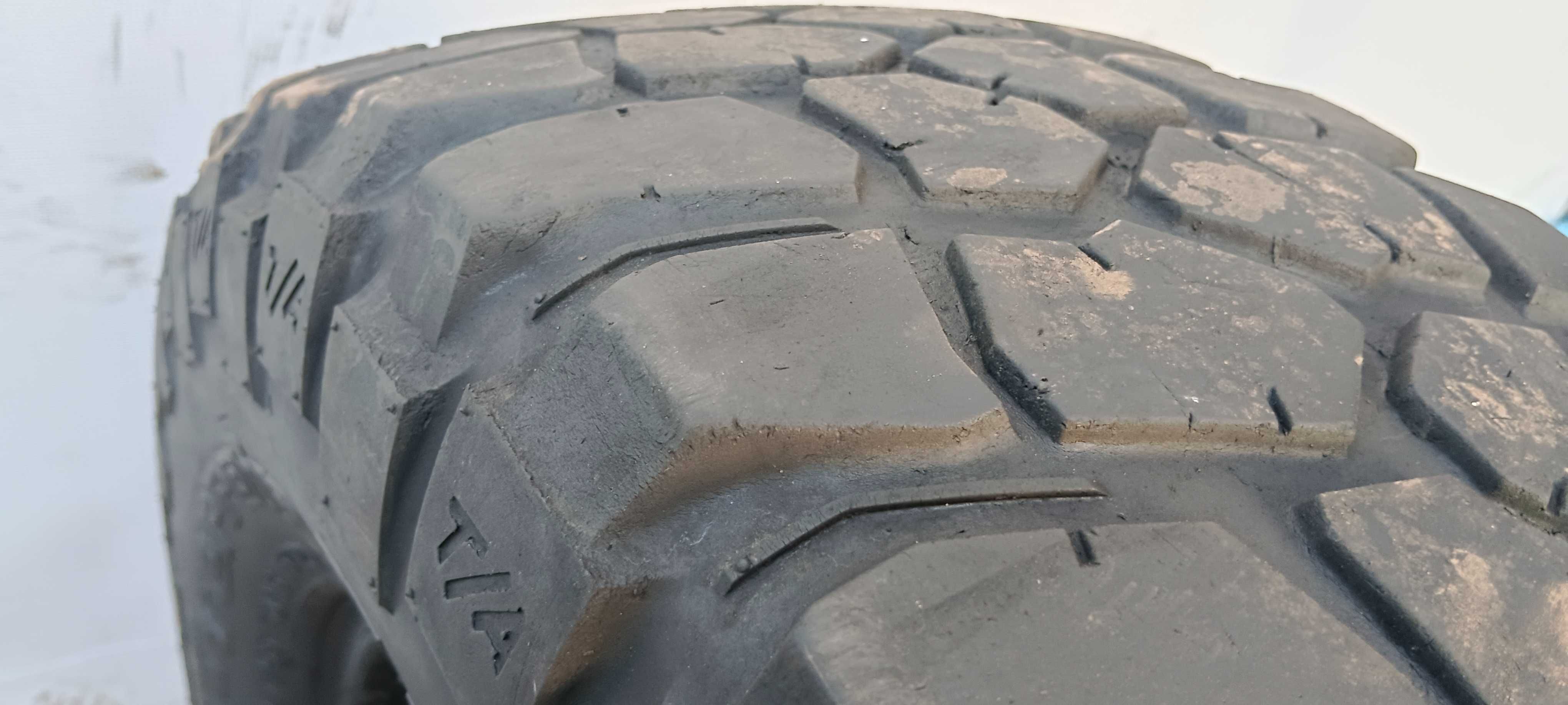 Szt2375M Sztuka 255/70R16 BFGoodRich Mud-Terrain T/A dot.5117