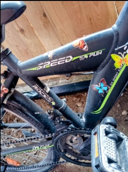 Rower dziecięcy z kaskiem