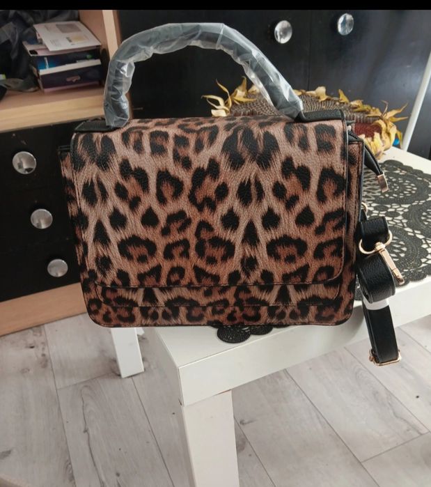 Śliczny kuferek panterka