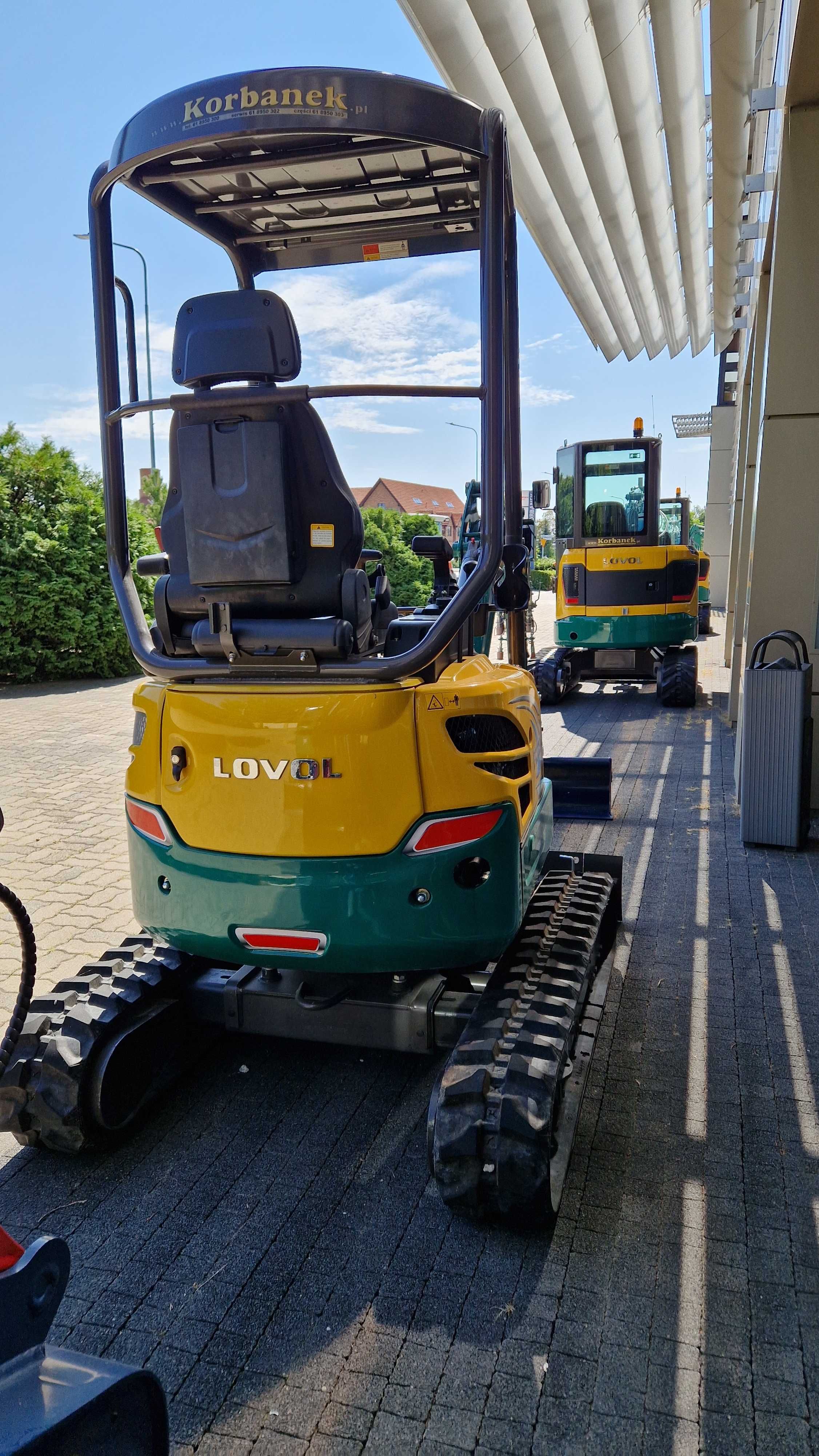 minikoparka , koparka Lovol FR18E2-u, ciężar 1850 kg, silnik Yanmar