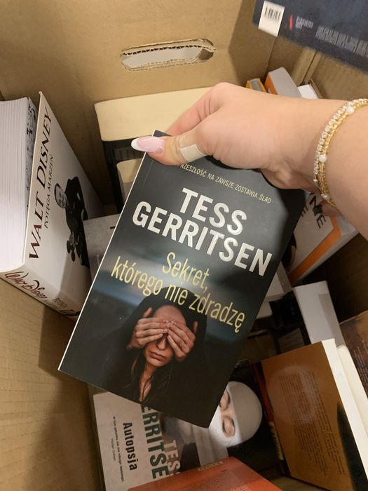 Karton Pudło książek 17 sztuk