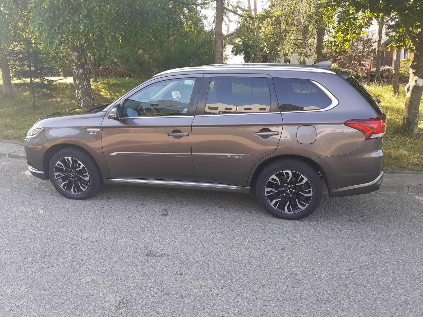 Mitsubishi Outlander PHEV Intense +