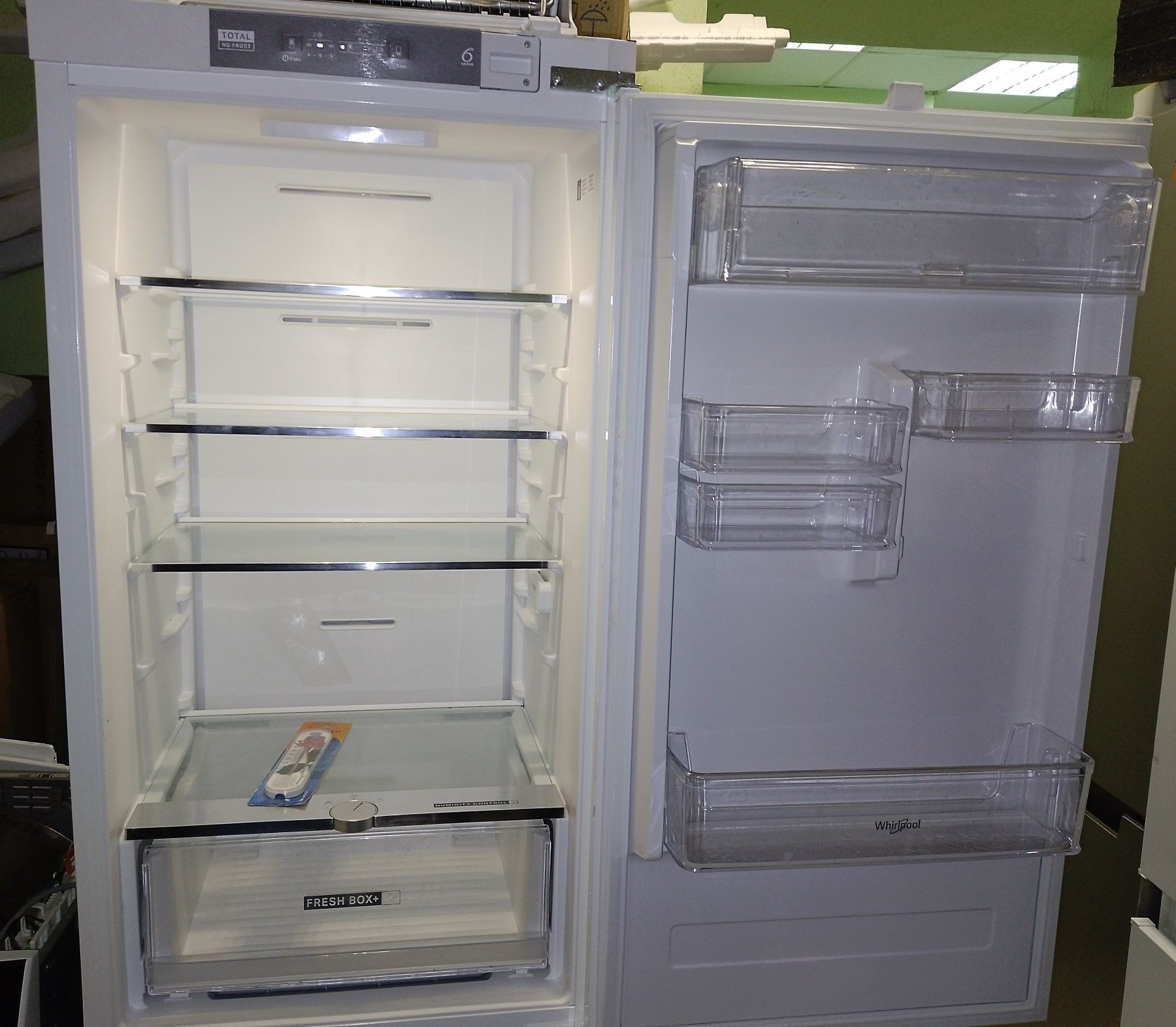 Холодильник Whirlpool WHC18 T341 та  WHC18 T311 вбудований інверторний