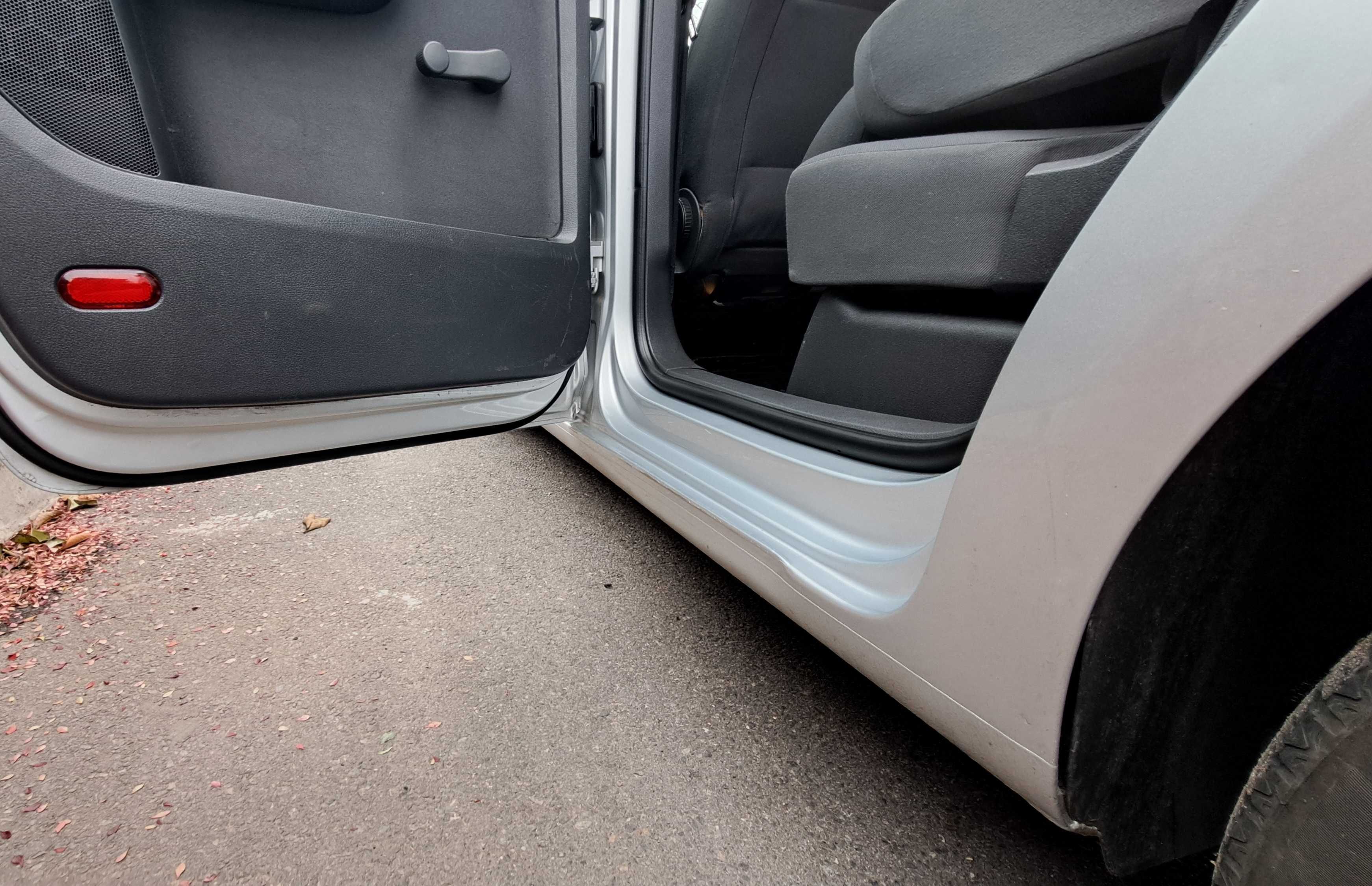 Volkswagen Touran 1, 6 бензин 2004 рік з Німеччині у гарному стані.